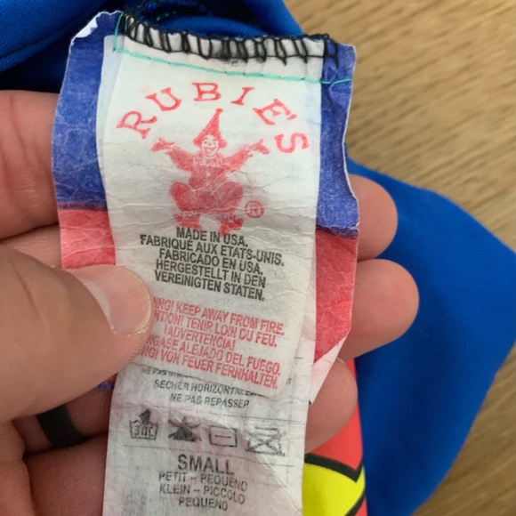 Superman costume - Picture 2 of 2